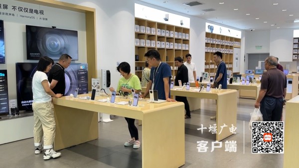 十堰城區“考后經濟”漸熱，消費需理性